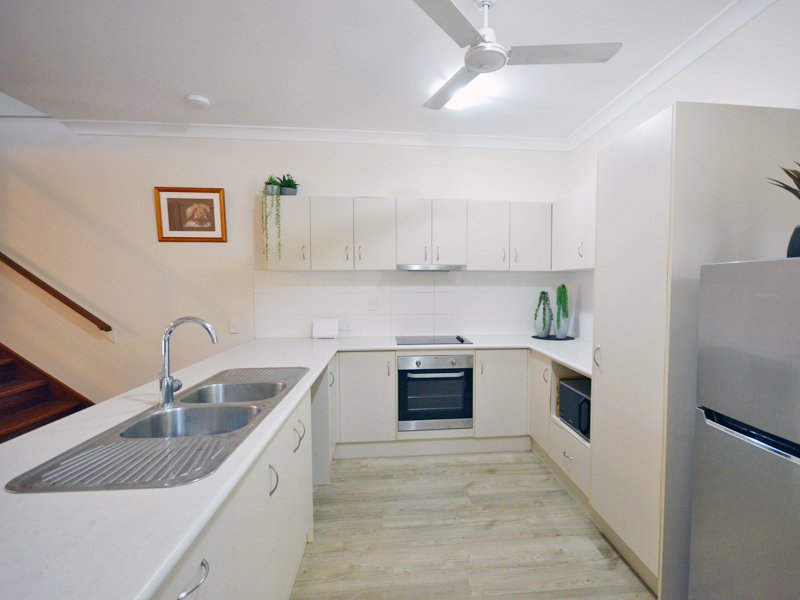 Photo - 6/3 Tom Morrison Drive, Rocky Point QLD 4874 - Image 9