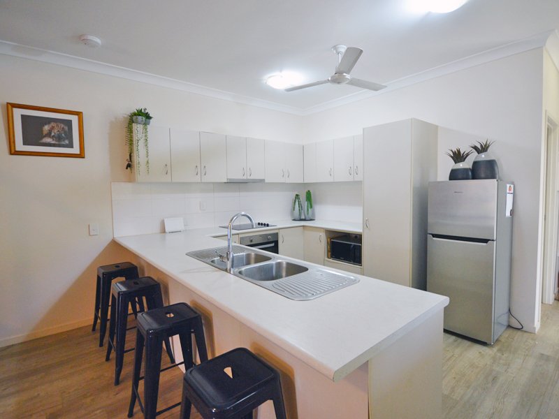 Photo - 6/3 Tom Morrison Drive, Rocky Point QLD 4874 - Image 10