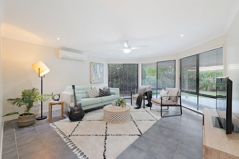 Photo - 63 Trevallyn Place, Upper Kedron QLD 4055 - Image 9