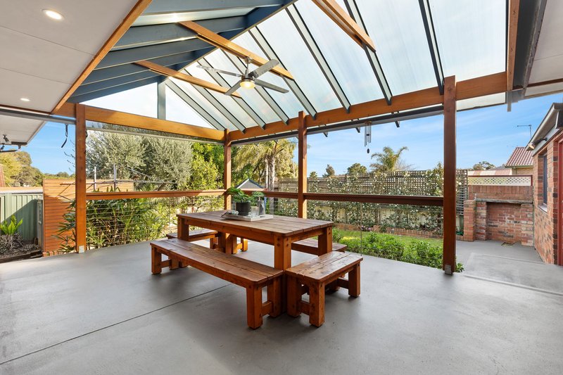 Photo - 63 Veronica Crescent, Mill Park VIC 3082 - Image 11
