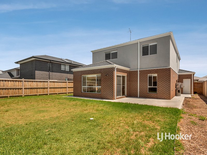 Photo - 63 Waves Drive, Point Cook VIC 3030 - Image 10