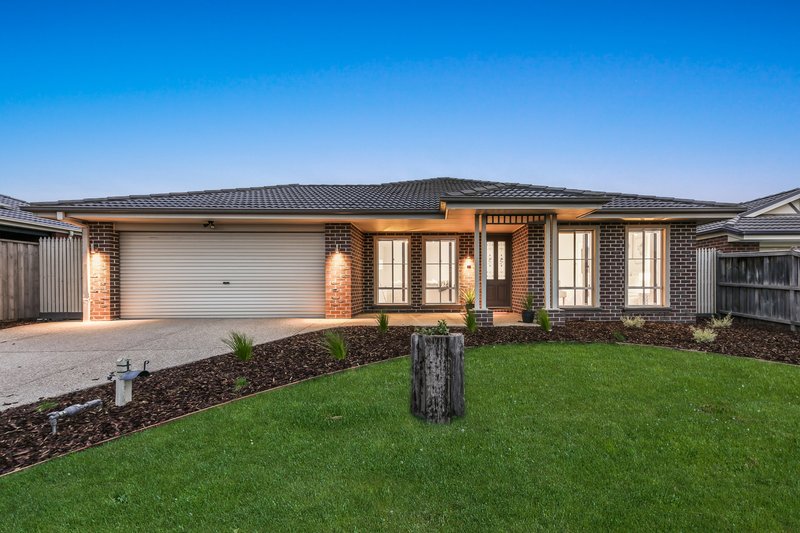 63 Westmoreland Avenue, Cranbourne North VIC 3977