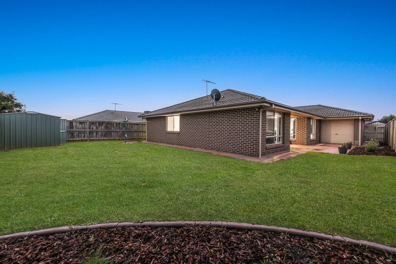 Photo - 63 Westmoreland Avenue, Cranbourne North VIC 3977 - Image 17