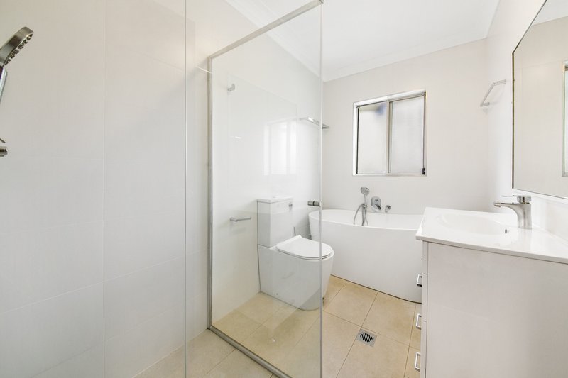 Photo - 6/30-36 Memorial Av , Merrylands NSW 2160 - Image 4