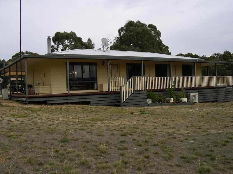 Photo - 630 Landsborough Elmhurst Rd , Landsborough VIC 3384 - Image 2