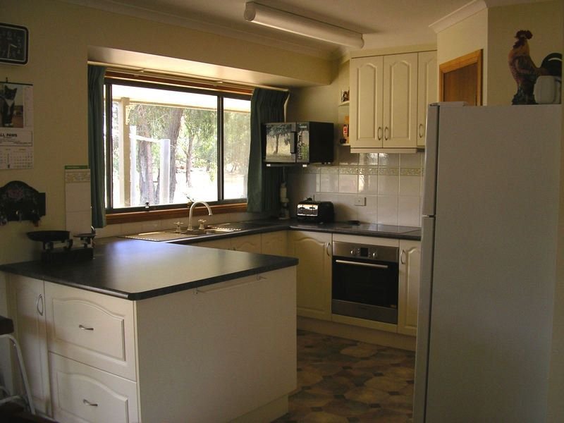 Photo - 630 Landsborough Elmhurst Rd , Landsborough VIC 3384 - Image 4