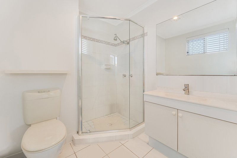 Photo - 6/31 Landsborough Avenue, Scarborough QLD 4020 - Image 6
