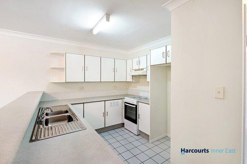 Photo - 6/31 Victor Street, Holland Park West QLD 4121 - Image 3