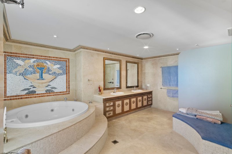 Photo - 63/100 Old Burleigh Road, Broadbeach QLD 4218 - Image 22