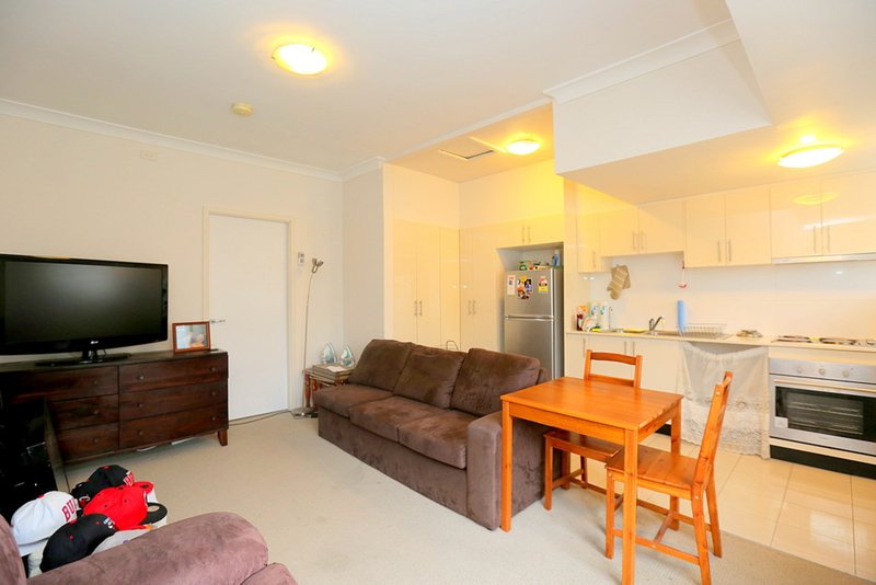 Photo - 6/32 Chiswick Road, Greenacre NSW 2190 - Image 3