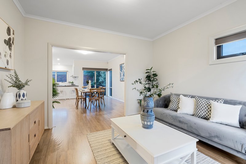 Photo - 6/325-327 Gallaghers Road, Glen Waverley VIC 3150 - Image 6