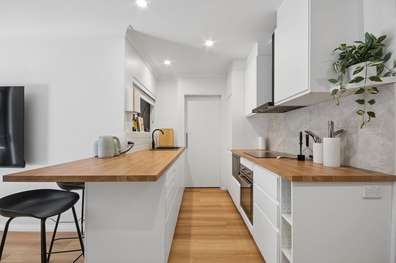 Photo - 6/34-36 The Crescent, Dee Why NSW 2099 - Image 1