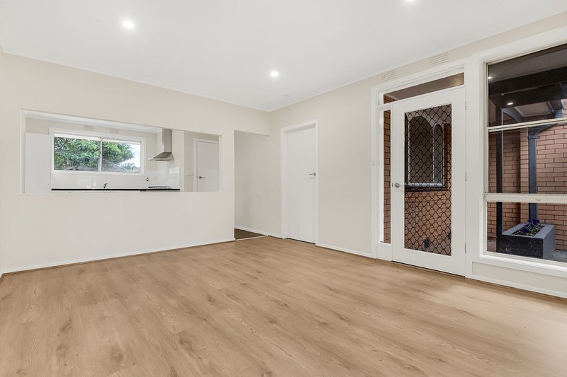 Photo - 6/35-37 Ashley Street, Reservoir VIC 3073 - Image 6