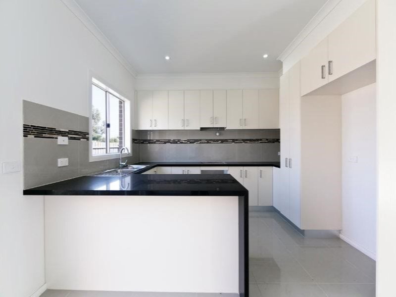 Photo - 6/35-37 Fitzpatrick Drive, Altona Meadows VIC 3028 - Image 3