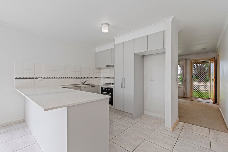 Photo - 6/35-41 Henry Street, Pakenham VIC 3810 - Image 4