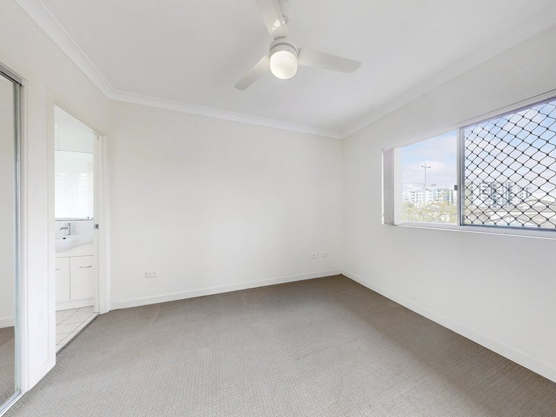 Photo - 6/35 Hall Street, Chermside QLD 4032 - Image 9