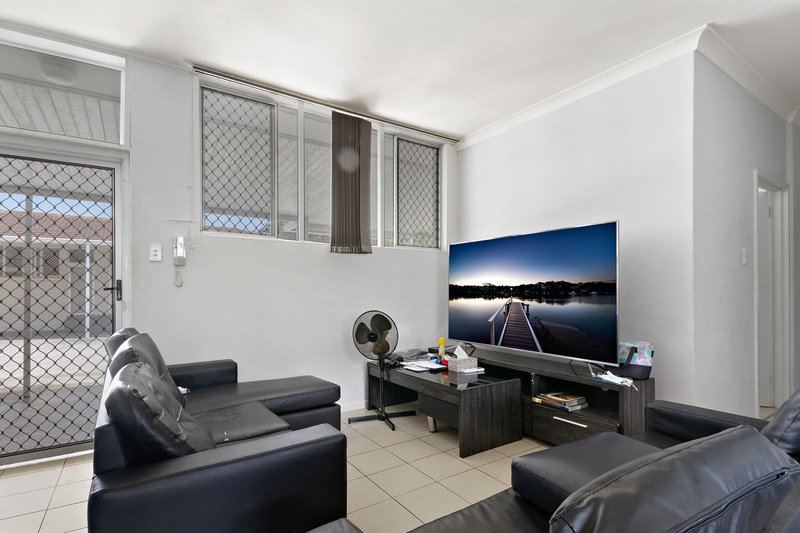 Photo - 6/35 Harvey Street, Strathpine QLD 4500 - Image 2