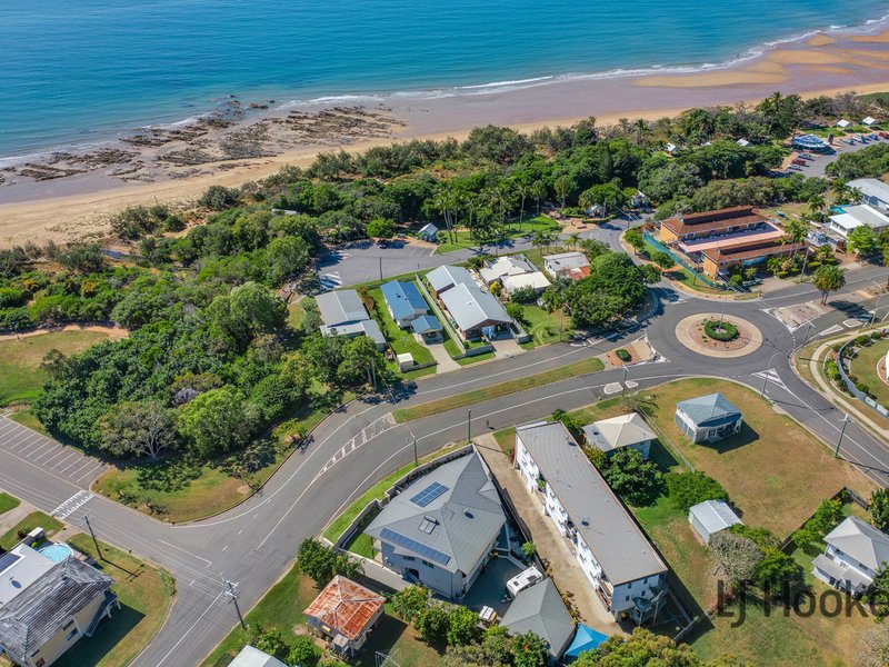 Photo - 6/35 Ocean Street, Tannum Sands QLD 4680 - Image 10