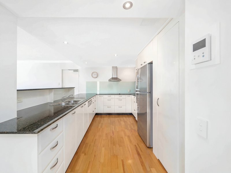 Photo - 6/36-38 Prince Edward Parade, Redcliffe QLD 4020 - Image 5