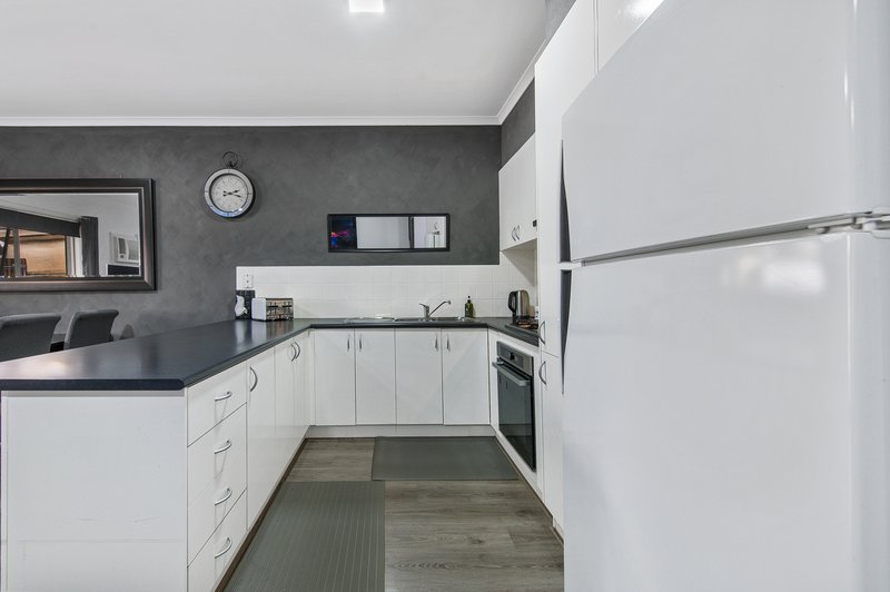 Photo - 6/36A Robinsons Road, Deer Park VIC 3023 - Image 3