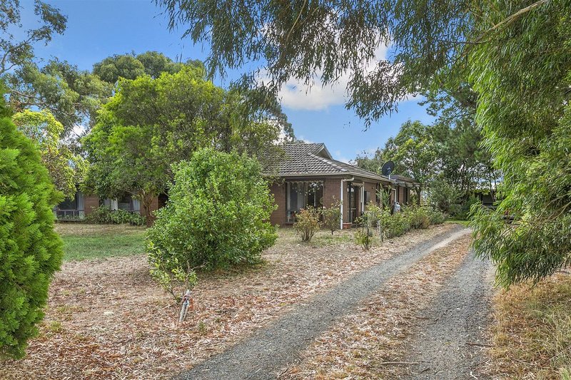 6370 Midland Highway, Clarendon VIC 3352