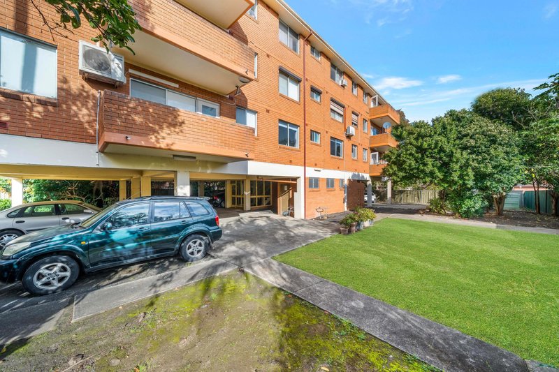 Photo - 6/38 Hardy Street, Fairfield NSW 2165 - Image 10