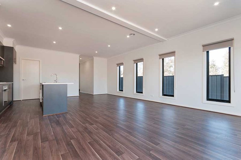 Photo - 6/38 Mallard Circuit, Craigieburn VIC 3064 - Image 5
