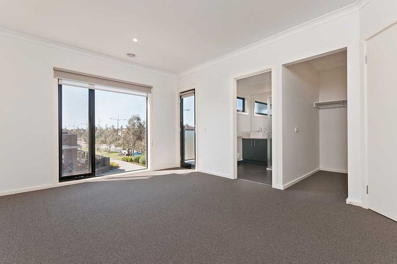 Photo - 6/38 Mallard Circuit, Craigieburn VIC 3064 - Image 7