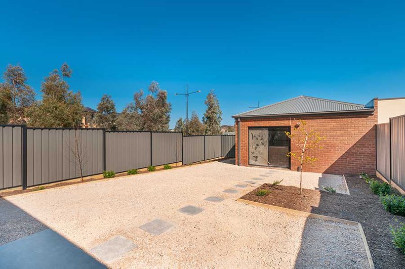 Photo - 6/38 Mallard Circuit, Craigieburn VIC 3064 - Image 13