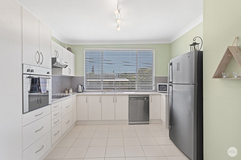 Photo - 6/38 Marine Drive, Fingal Bay NSW 2315 - Image 6