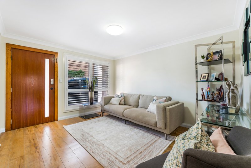 Photo - 6/39-41 Heckenberg Avenue, Sadleir NSW 2168 - Image 4