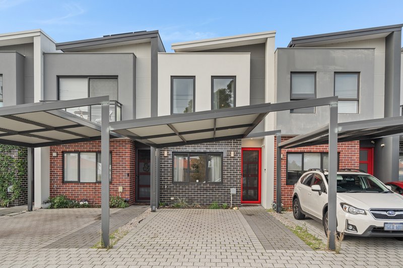 Photo - 6/393 Abernethy Road, Cloverdale WA 6105 - Image 1