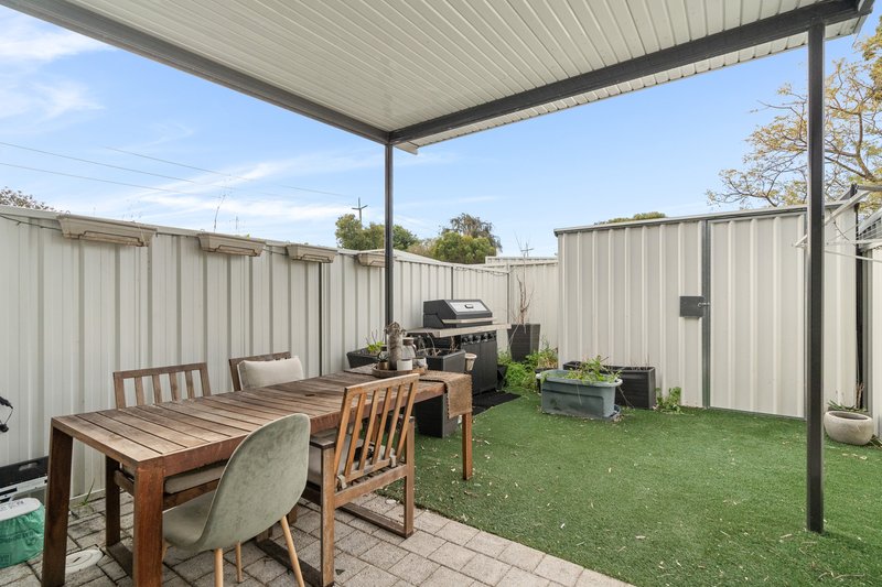Photo - 6/393 Abernethy Road, Cloverdale WA 6105 - Image 15