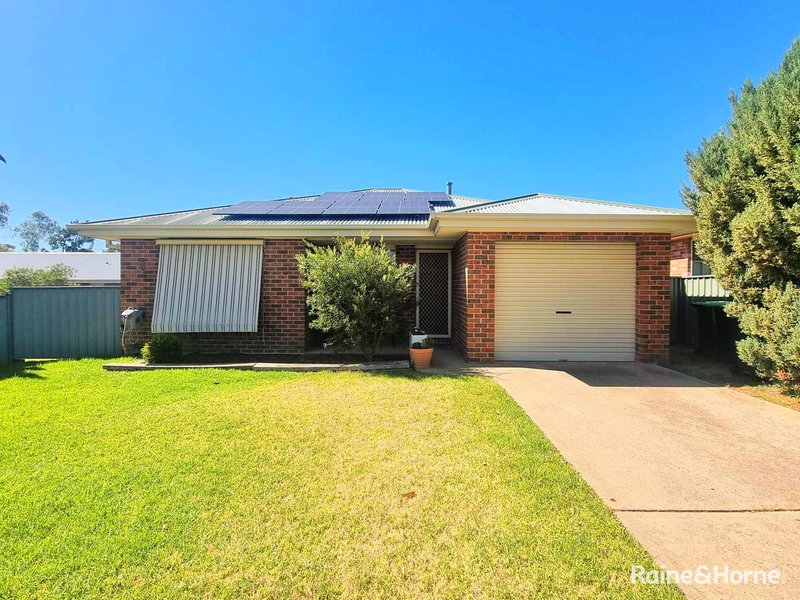 6/3A Sam Place, Young NSW 2594
