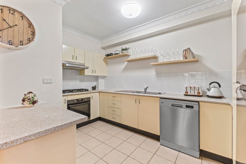 Photo - 6/4-6 Bellbrook Avenue, Hornsby NSW 2077 - Image 5