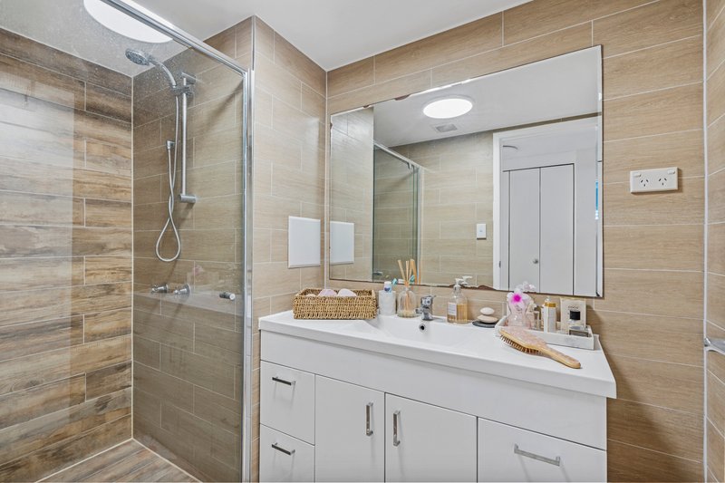 Photo - 6/4-6 Oleander Avenue, Biggera Waters QLD 4216 - Image 11