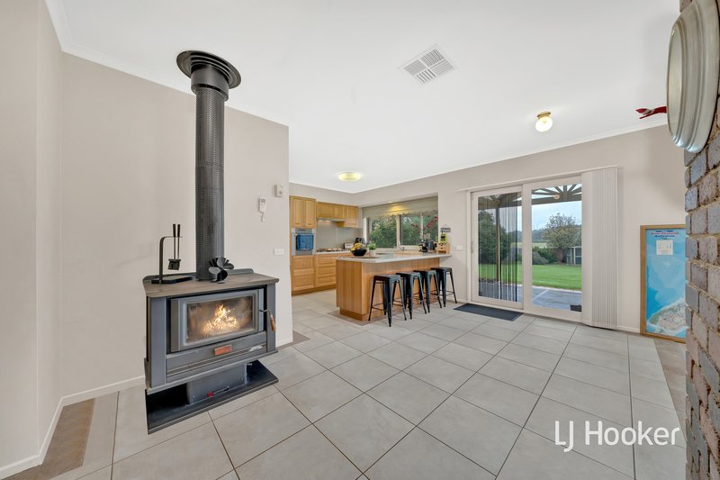 Photo - 64-66 Kennington Park Drive, Endeavour Hills VIC 3802 - Image 6