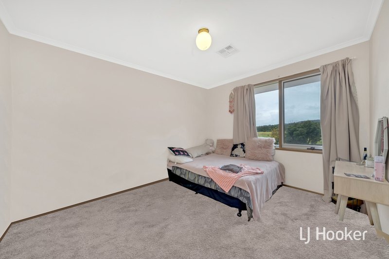 Photo - 64-66 Kennington Park Drive, Endeavour Hills VIC 3802 - Image 14