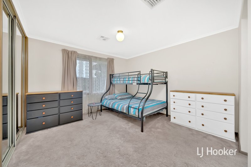 Photo - 64-66 Kennington Park Drive, Endeavour Hills VIC 3802 - Image 15