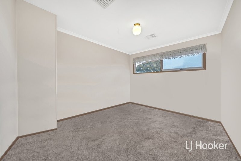 Photo - 64-66 Kennington Park Drive, Endeavour Hills VIC 3802 - Image 16