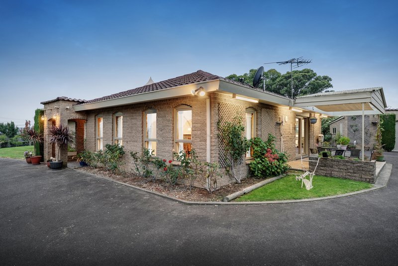 Photo - 64-68 Perversi Avenue, Diamond Creek VIC 3089 - Image 16