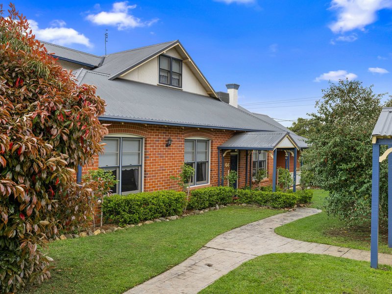 Photo - 64 Allanan Street, Young NSW 2594 - Image 2