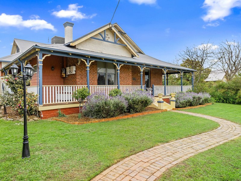 Photo - 64 Allanan Street, Young NSW 2594 - Image 4