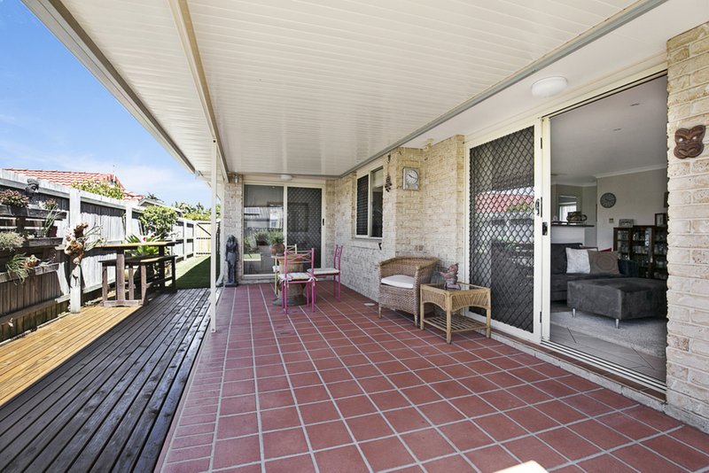 Photo - 64 Amanda Street, Wynnum West QLD 4178 - Image 5