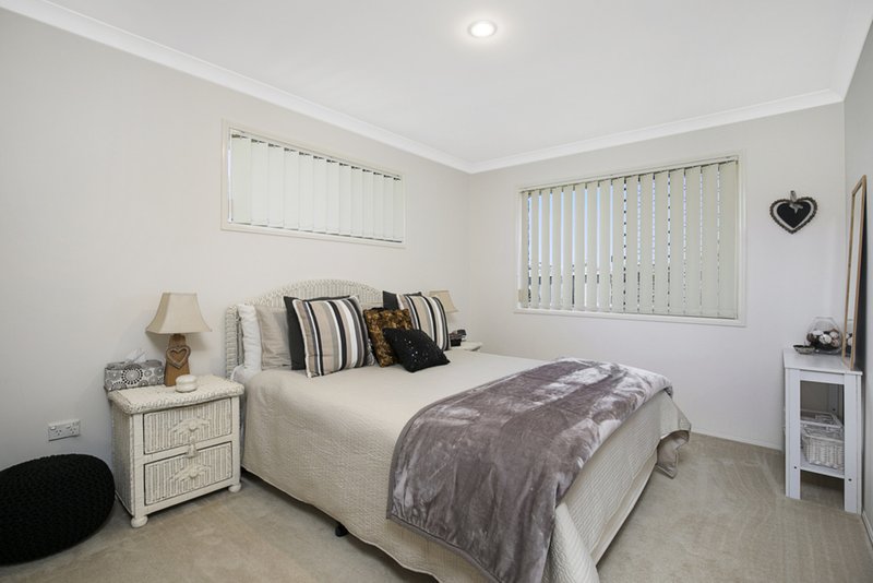 Photo - 64 Amanda Street, Wynnum West QLD 4178 - Image 9