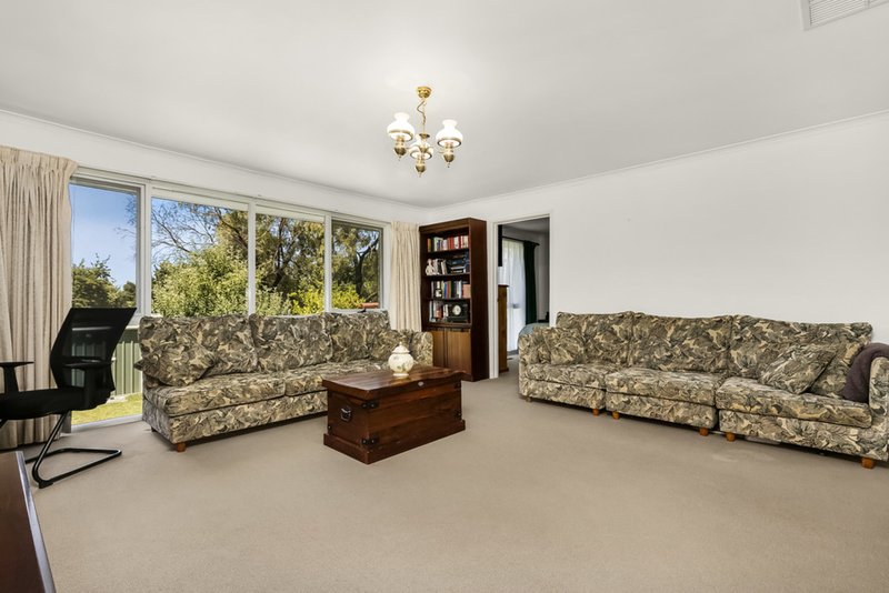 Photo - 64 Amelia Avenue, Wheelers Hill VIC 3150 - Image 5