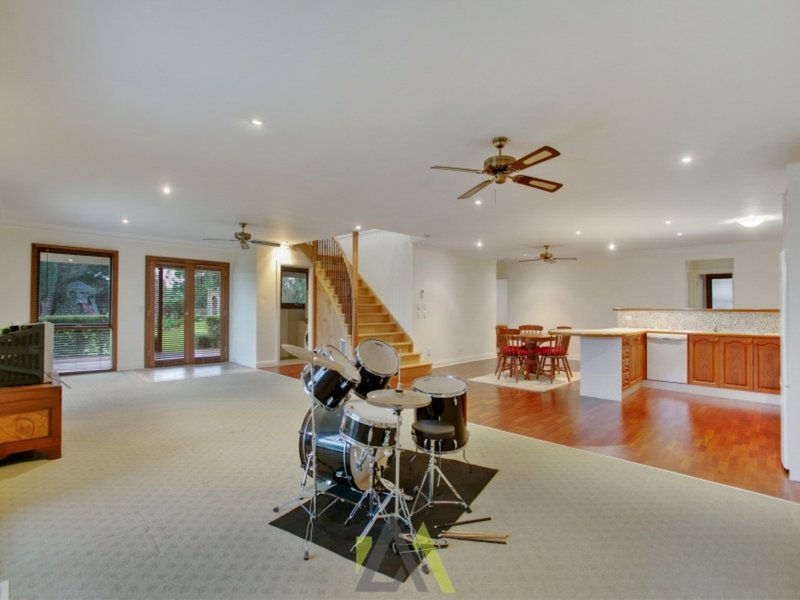 Photo - 64 Apple Berry Avenue, Langwarrin VIC 3910 - Image 9