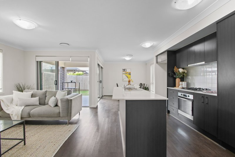 Photo - 64 Avocet Circuit, Marsden Park NSW 2765 - Image 4