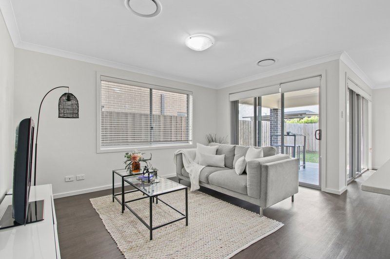 Photo - 64 Avocet Circuit, Marsden Park NSW 2765 - Image 5