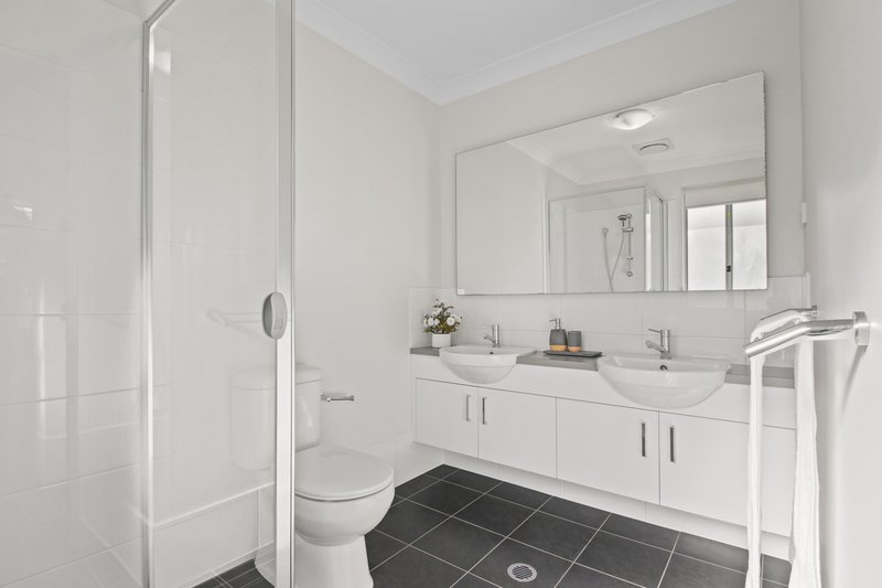 Photo - 64 Avocet Circuit, Marsden Park NSW 2765 - Image 10